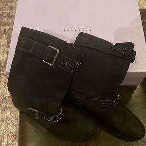 Vera want lavender moto boots